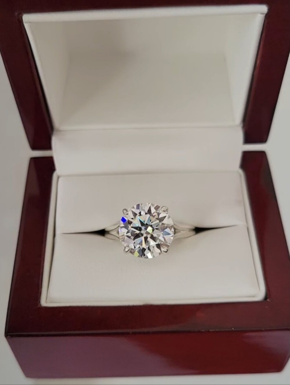 New Certified 5ct moissanite ring , Size 7